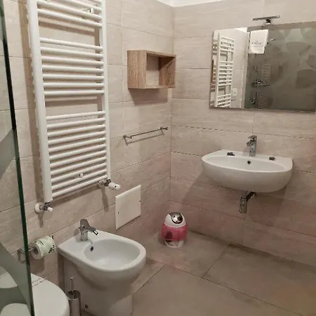 Li Manca Πανσιόν Surbo